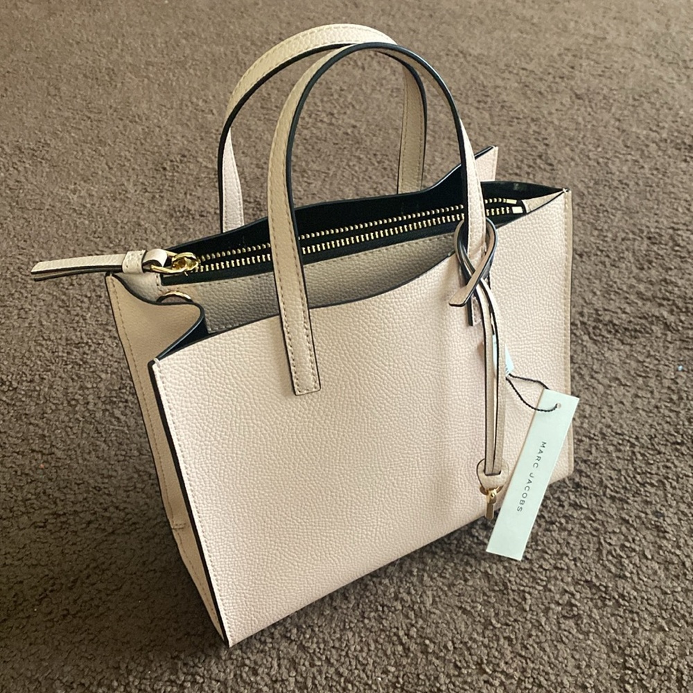 NWT- MARC JACOBS bag with strap and handle - Picture 6 of 11